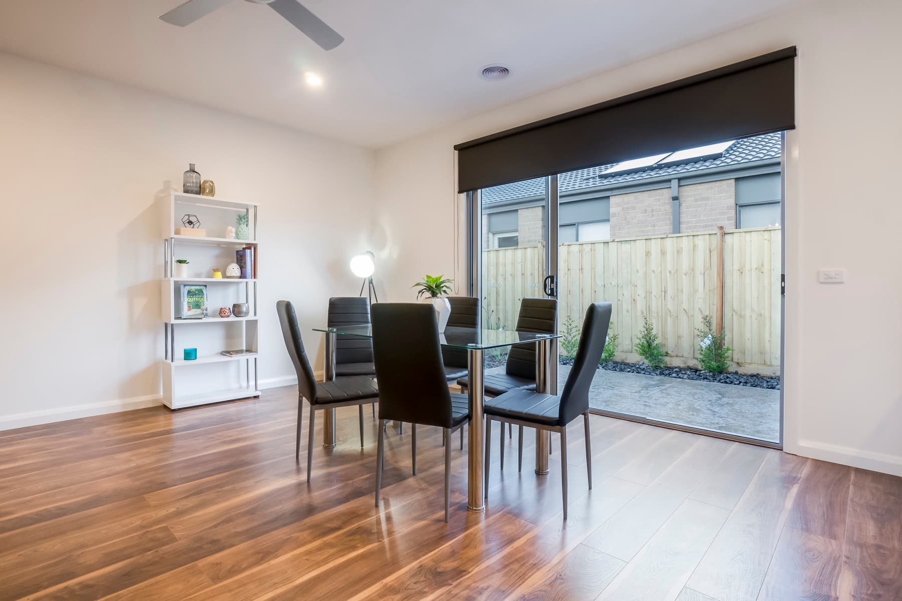 The dining table by the window