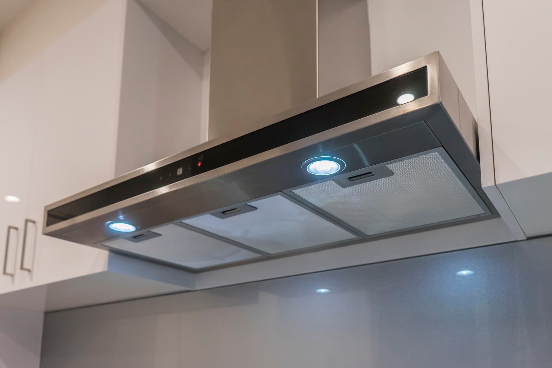 The stainless rangehood