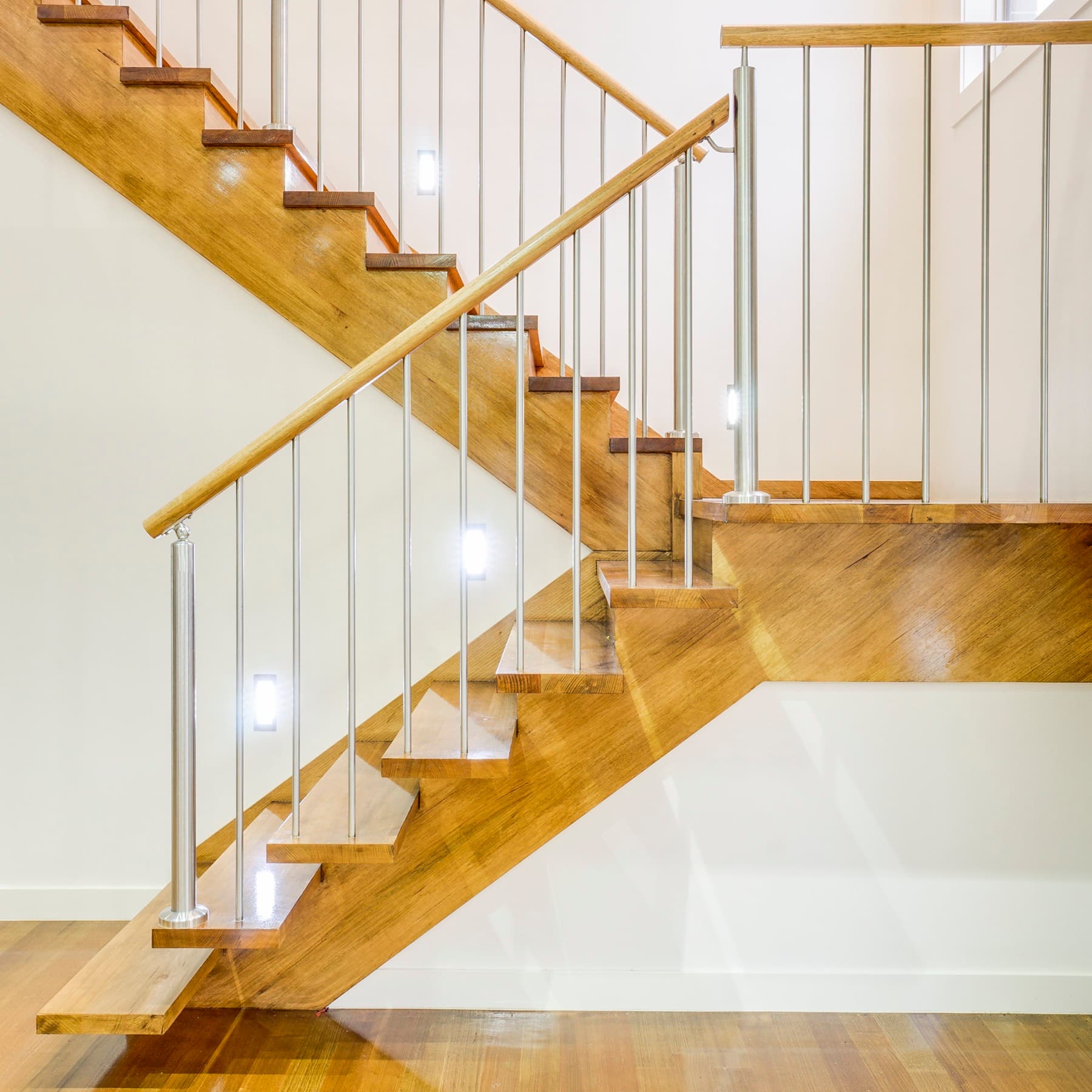 The staircase and its timber treads